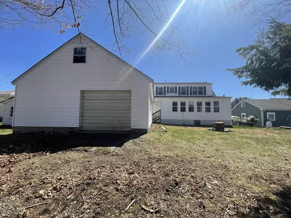 East Millinocket, ME 04430,34 Maple ST