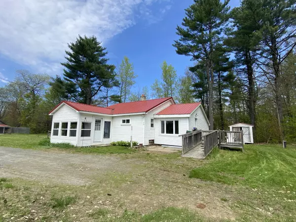 44 Saint James ST, Skowhegan, ME 04976