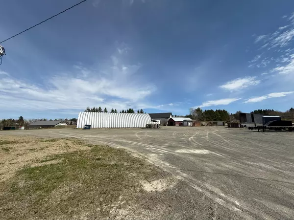 Fort Kent, ME 04743,77 Kent RD