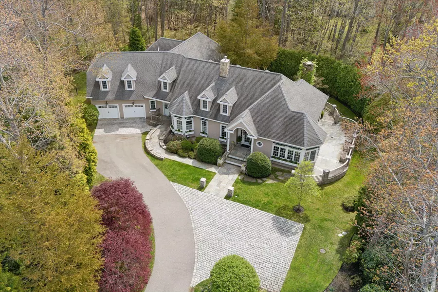 11 Clubhouse DR, Kennebunk, ME 04043