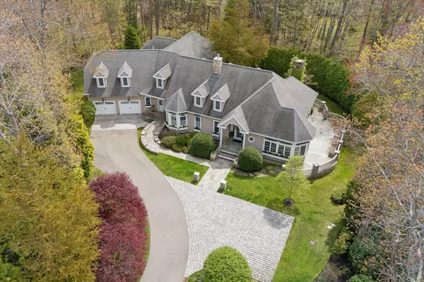 11 Clubhouse DR, Kennebunk, ME 04043