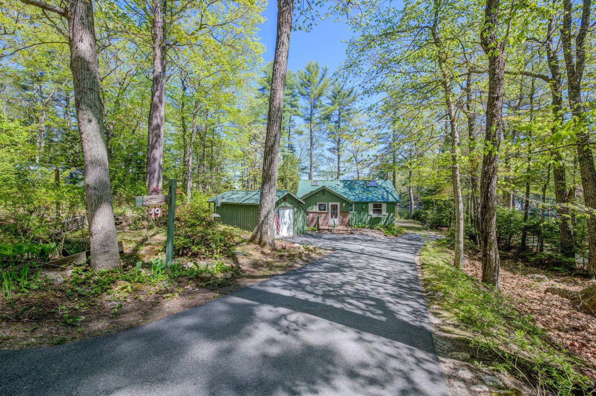 19 Pulpit Rock RD, Raymond, ME 04071