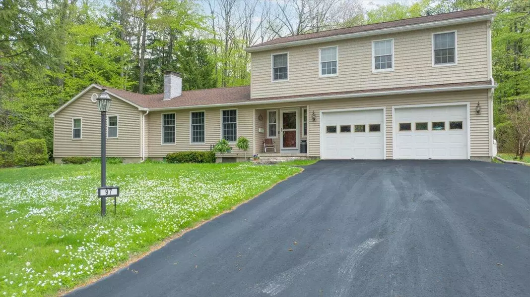 97 Pennwood RD, Winthrop, ME 04364