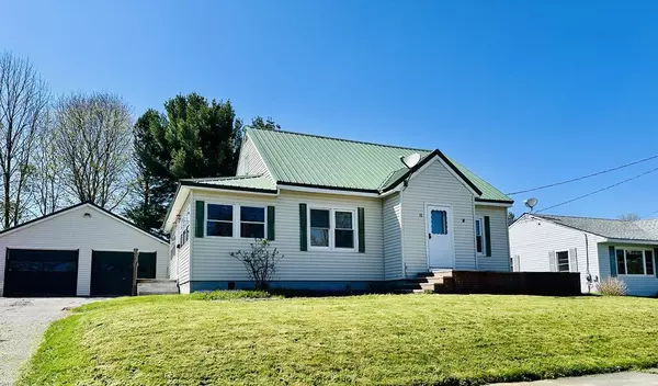 50 Spruce ST,  East Millinocket,  ME 04430