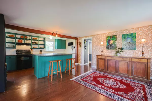 Topsham, ME 04086,555 Meadow RD