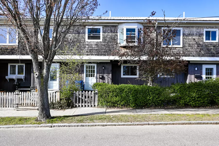 57 Mountfort ST, Portland, ME 04101