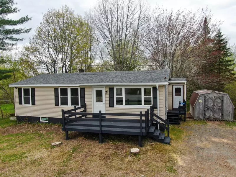 479 Enfield RD, Lincoln, ME 04457