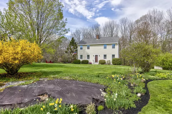 8 Oak Ridge DR, Standish, ME 04084