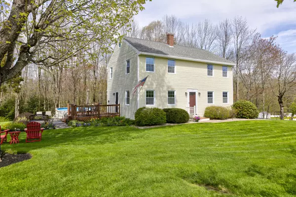 Standish, ME 04084,8 Oak Ridge DR