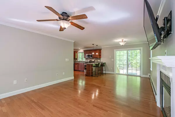 Naples, ME 04055,9 Eisenhower CT