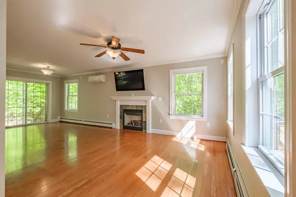 Naples, ME 04055,9 Eisenhower CT