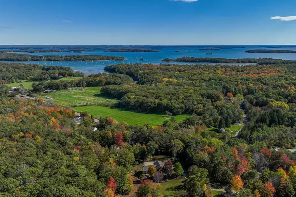 154 S Freeport RD, Freeport, ME 04032