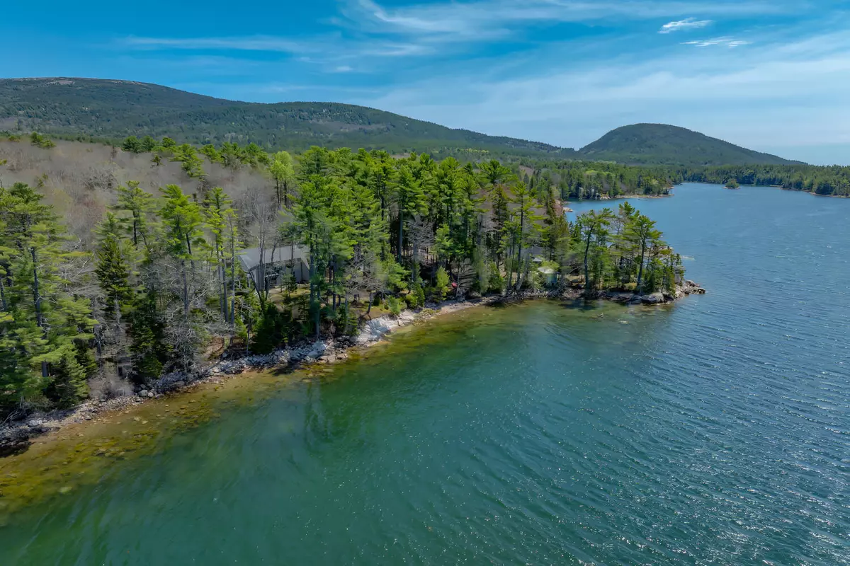 Mount Desert, ME 04660,8 Spring LN