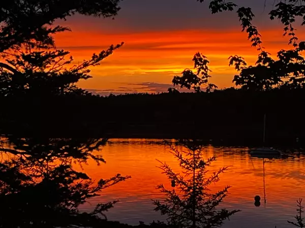 Mount Desert, ME 04660,8 Spring LN