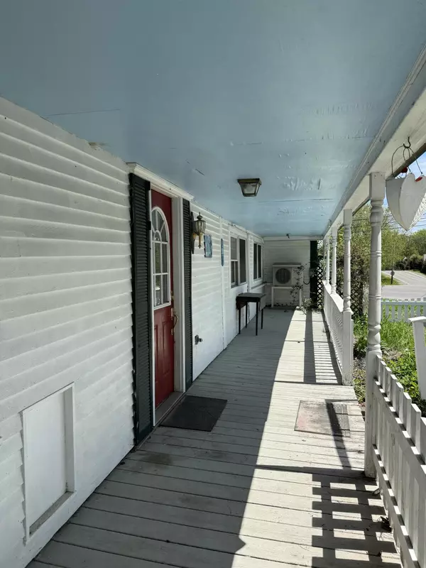 Saint Albans, ME 04971,4 Main ST