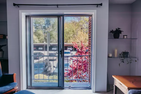 South Portland, ME 04106,751 Main ST #80