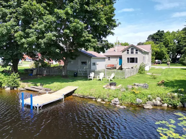 Lincoln, ME 04457,19 Lake ST