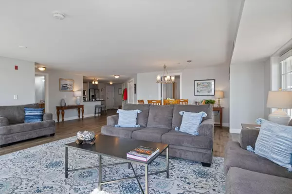 Old Orchard Beach, ME 04064,1 E Grand AVE #405