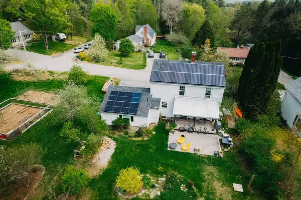 19 Spencer ST, Orono, ME 04473