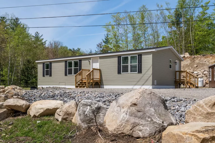 83 Yagger RD, Norway, ME 04268