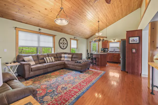 Greene, ME 04236,31 Vermont AVE