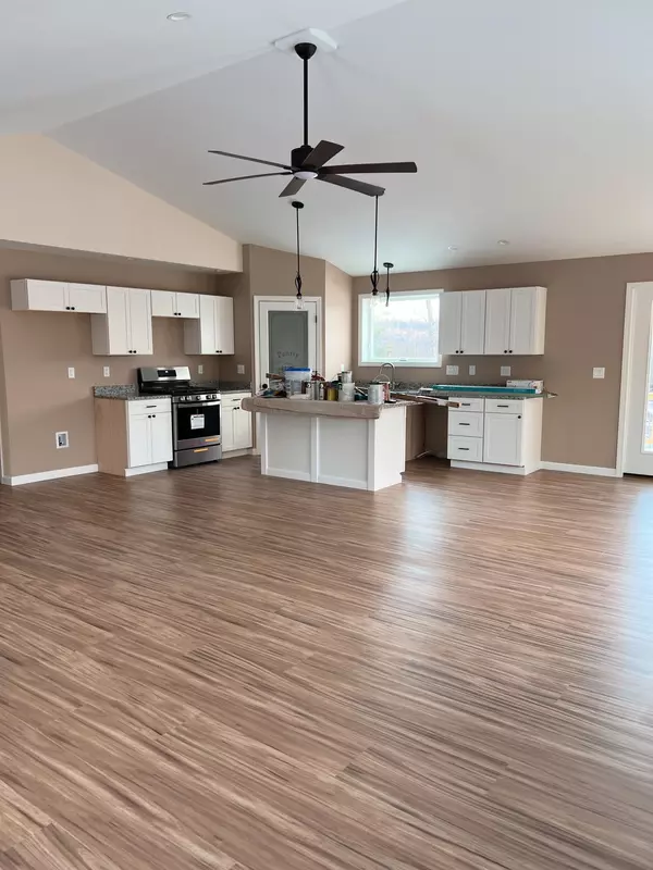 Poland, ME 04274,45 Knoll RD