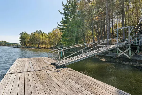 Wiscasset, ME 04578,83 Cushman Point RD