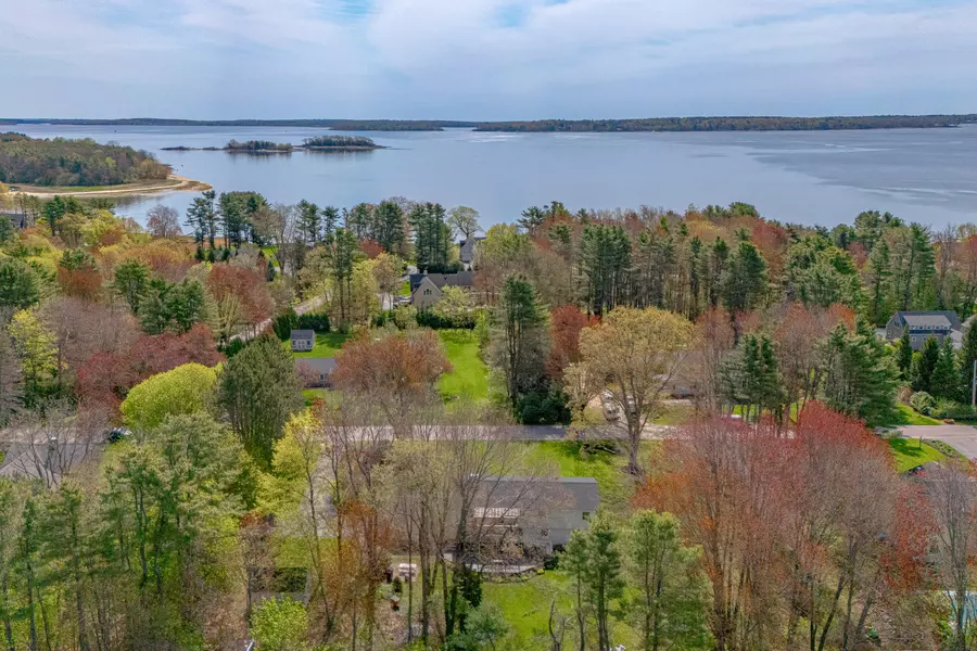 56 Carroll ST, Falmouth, ME 04105