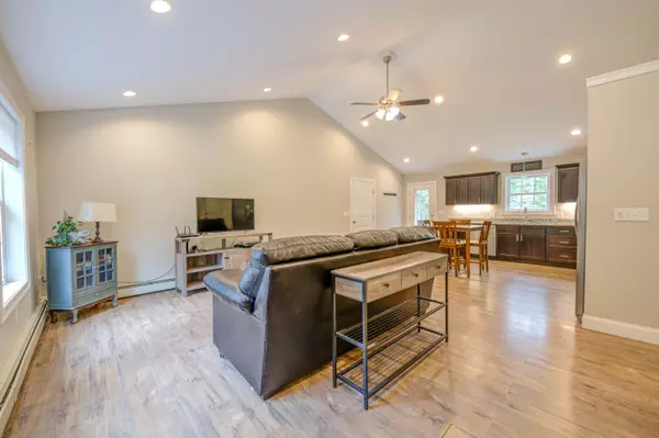 Standish, ME 04084,641 Pequawket TRL