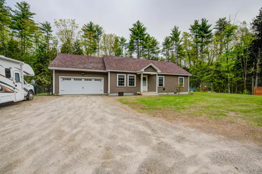 641 Pequawket TRL, Standish, ME 04084