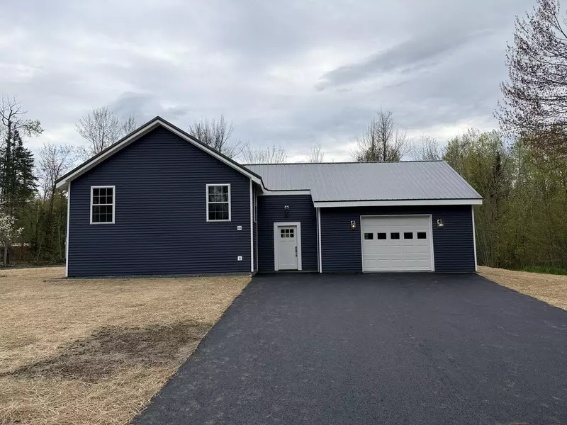 44 Whitten RD, Clinton, ME 04927