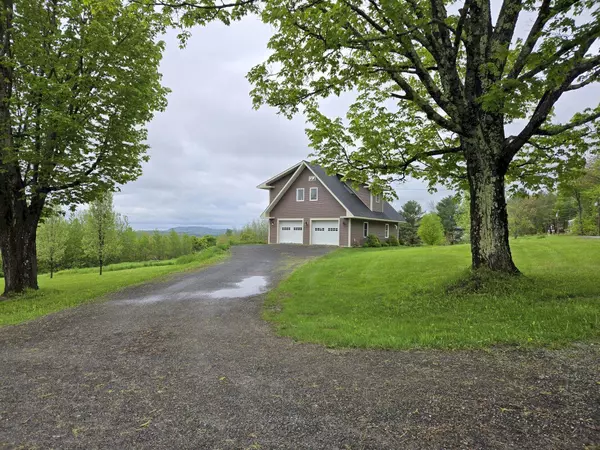 Wilton, ME 04294,943 Orchard DR