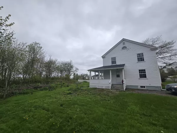 Lubec, ME 04652,22 Summer ST