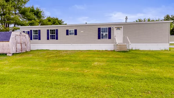 7 Tirrell AVE,  Mechanic Falls,  ME 04256