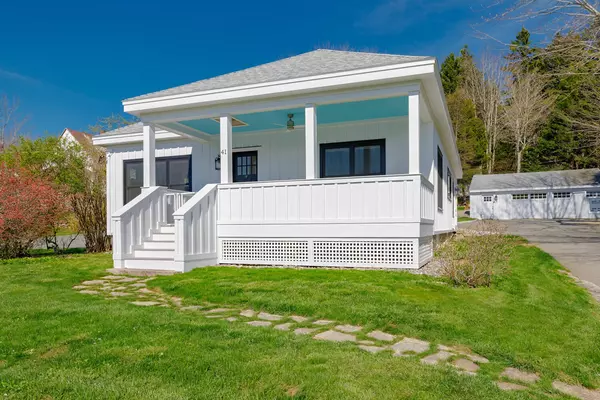 Mount Desert, ME 04675,41 Main-Seal Harbor ST