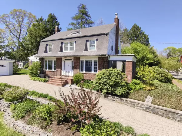 14 Highland ST,  Portland,  ME 04103