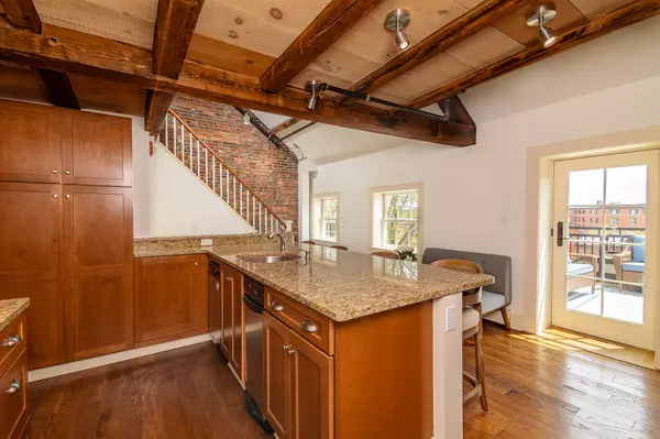 Portland, ME 04101,32 Pleasant ST #3