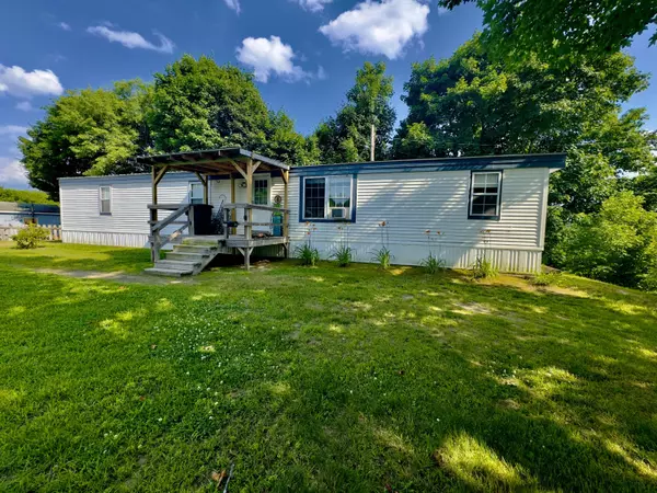 25 Prospect ST, Livermore Falls, ME 04254