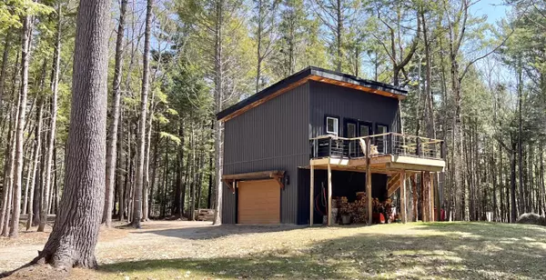 80 Bluejay LN, Waltham, ME 04605