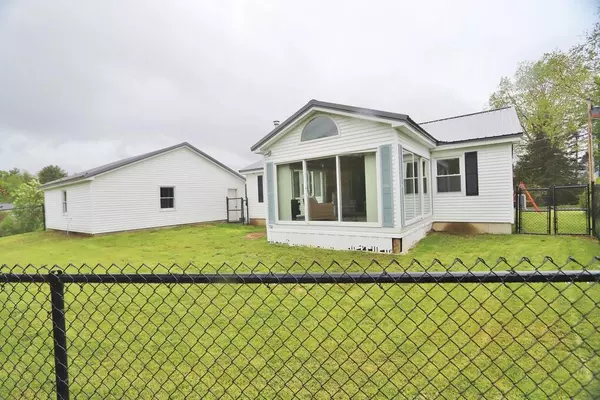 Veazie, ME 04401,8 Sunset DR