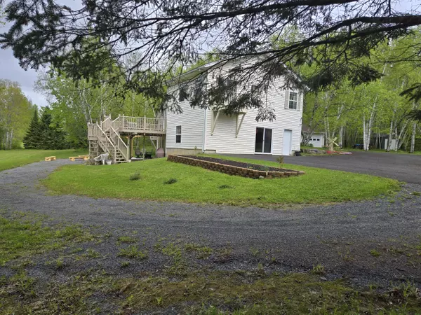 Presque Isle, ME 04769,232 Washburn RD