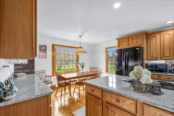 Brooklin, ME 04616,238 Back RD