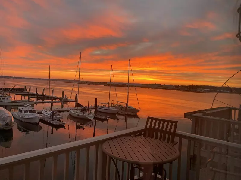 311 Chandlers Wharf #311, Portland, ME 04101