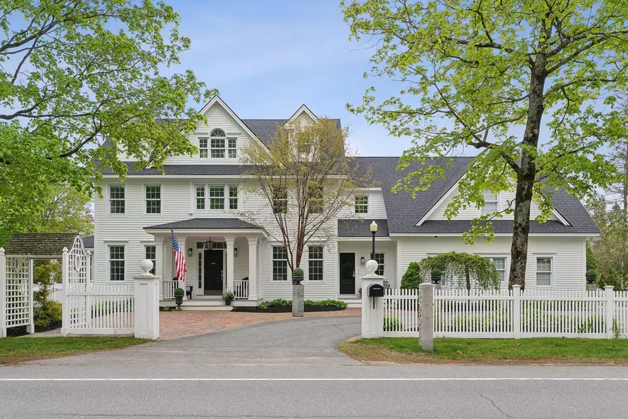 193 Foreside RD, Falmouth, ME 04105