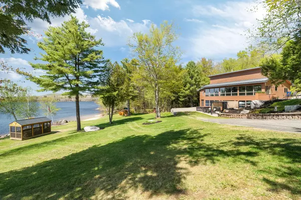 Saint Albans, ME 04971,36 Sunset DR