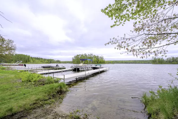 Raymond, ME 04071,107 Meadow RD