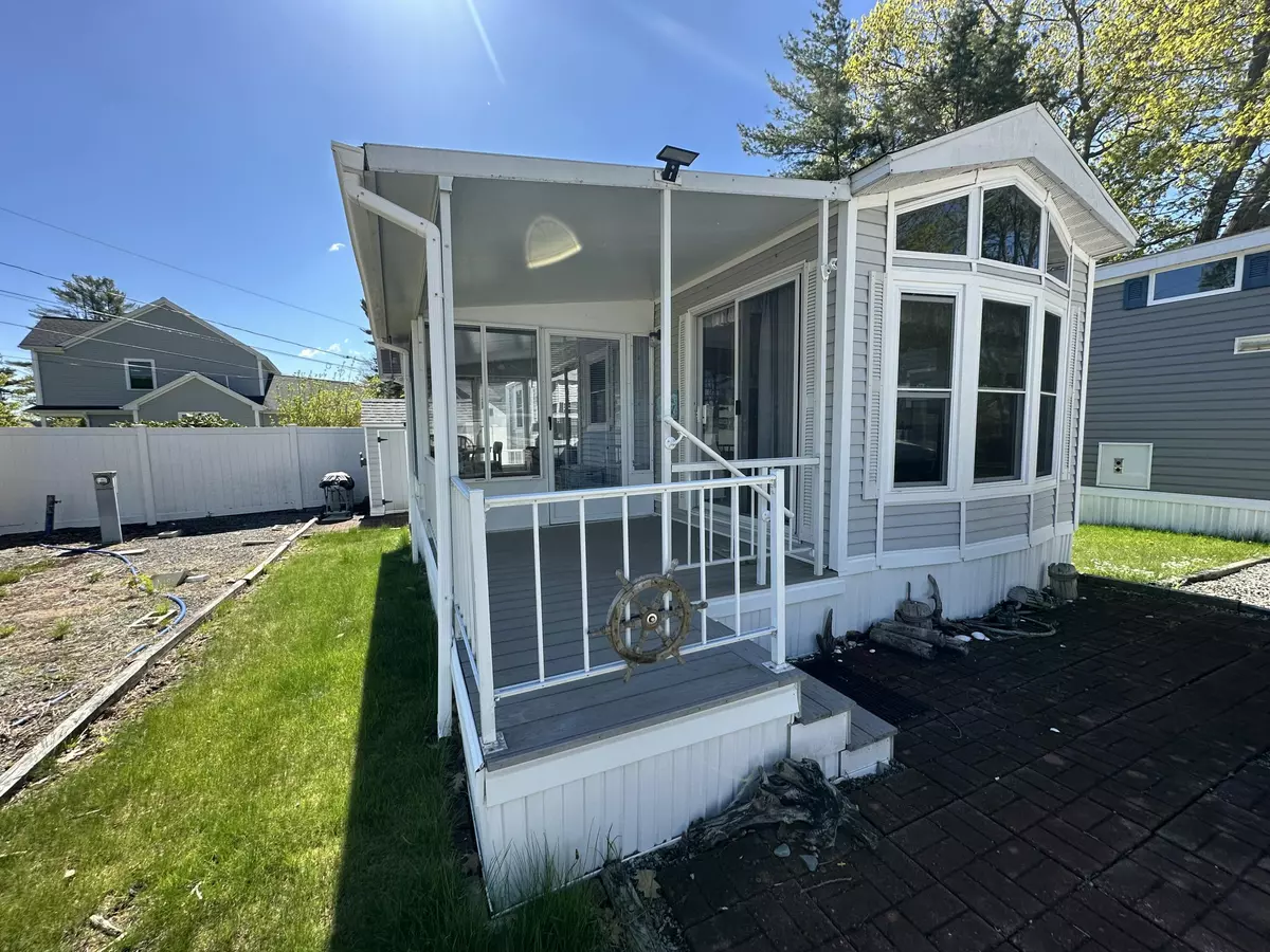 Wells, ME 04090,9 Bourne AVE #P4