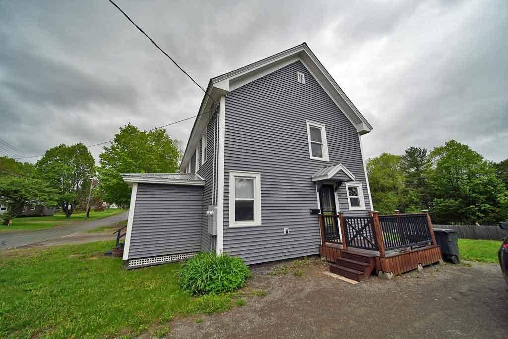 Houlton, ME 04730,29 Columbia ST