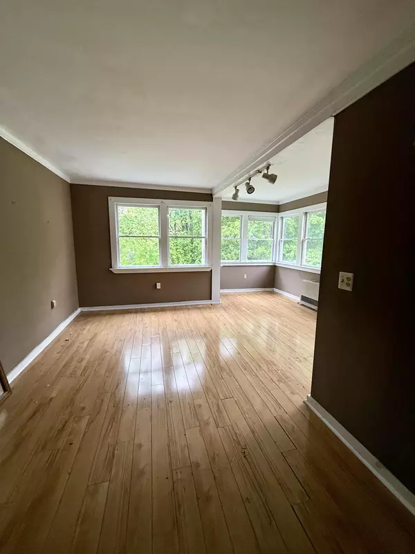 Kennebunk, ME 04043,42 Alfred RD