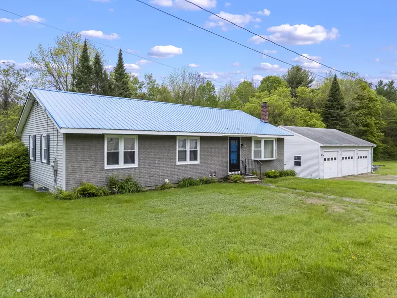 4 Andrews RD, Winthrop, ME 04364